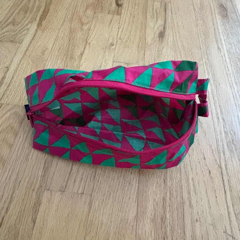 Baggu Geometric Pink and Green Women's Small Pouch (pencil case/cosmetics) NWOT
